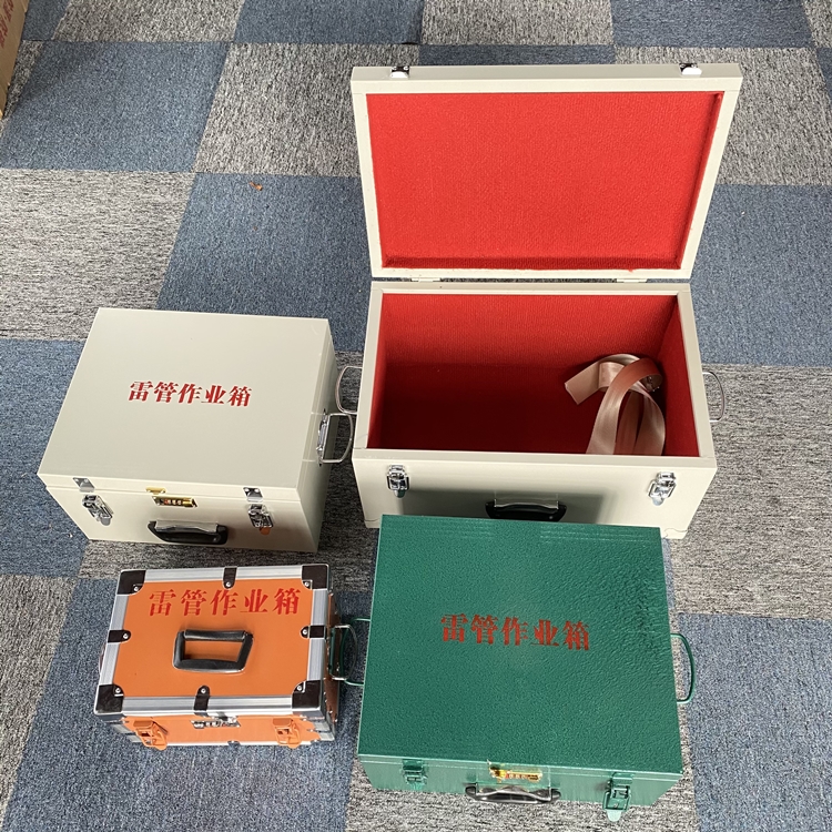 乐亭爆破工程作业箱如何选择？玻璃钢与传统材质的全面对比